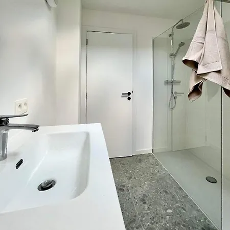 4 Bedroom House Newly Renovated
