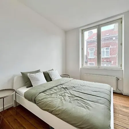 4 Bedroom House Newly Renovated Apartment *