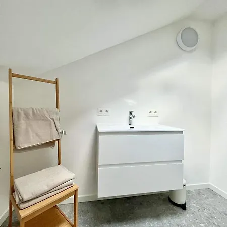 4 Bedroom House Newly Renovated Liège